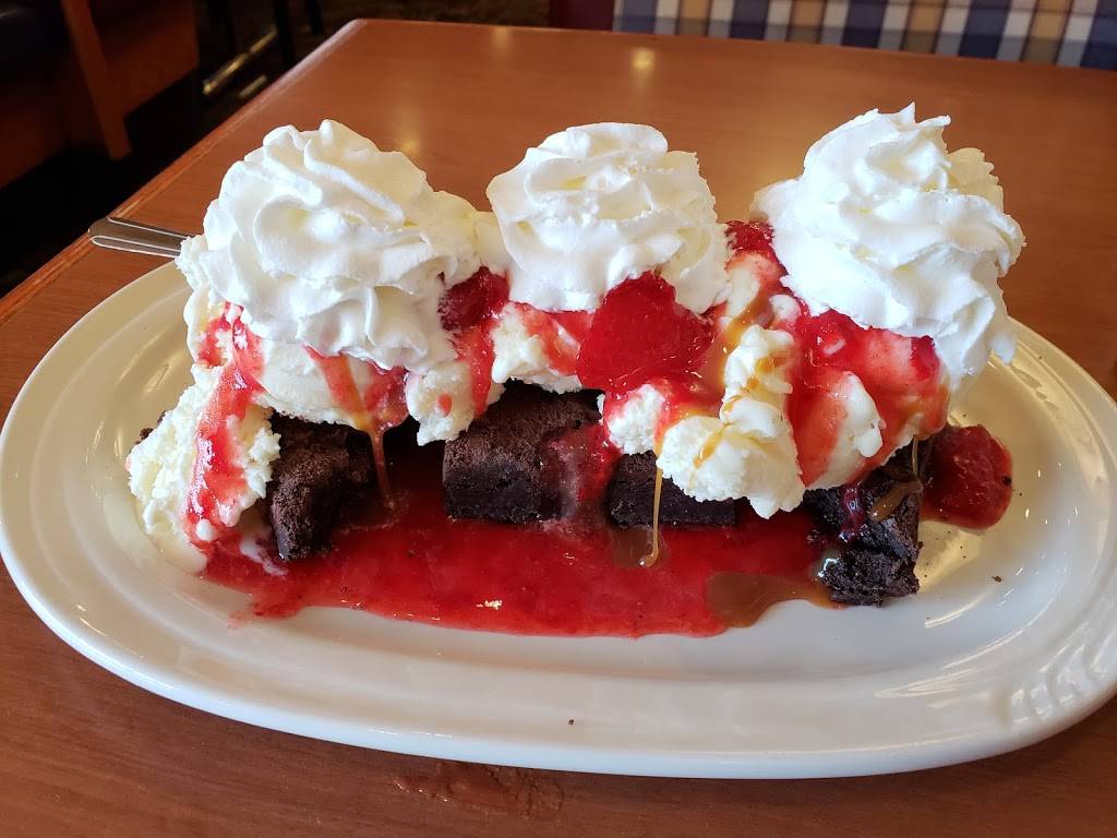 Friendlys | restaurant | Massachusetts 9, 455 Russell St, Hadley, MA 01035, USA | 4132537640 OR +1 413-253-7640