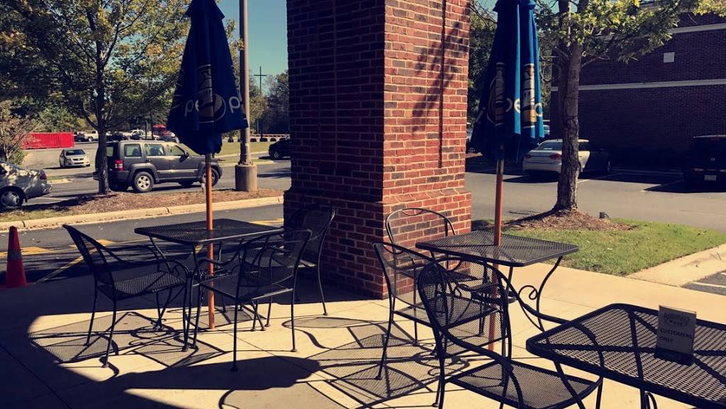 Antonios Pizza | restaurant | 9605 N Tryon St z, Charlotte, NC 28262, USA | 9809995368 OR +1 980-999-5368