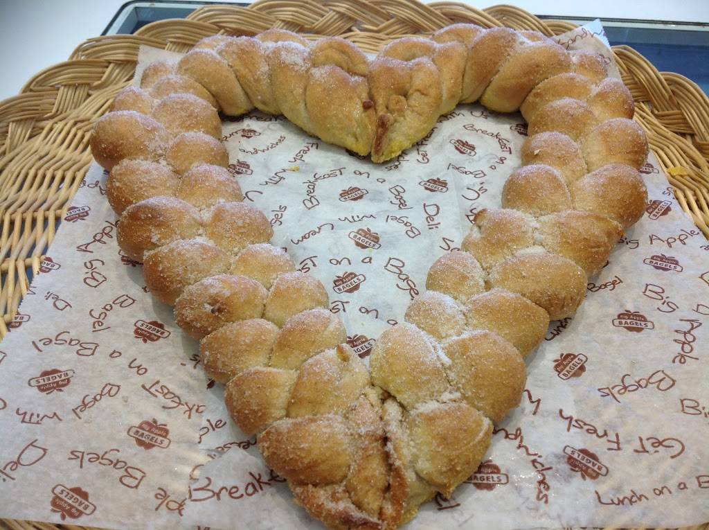 Big Apple Bagels | bakery | 3137 Dundee Rd, Northbrook, IL 60062, USA | 8474987850 OR +1 847-498-7850