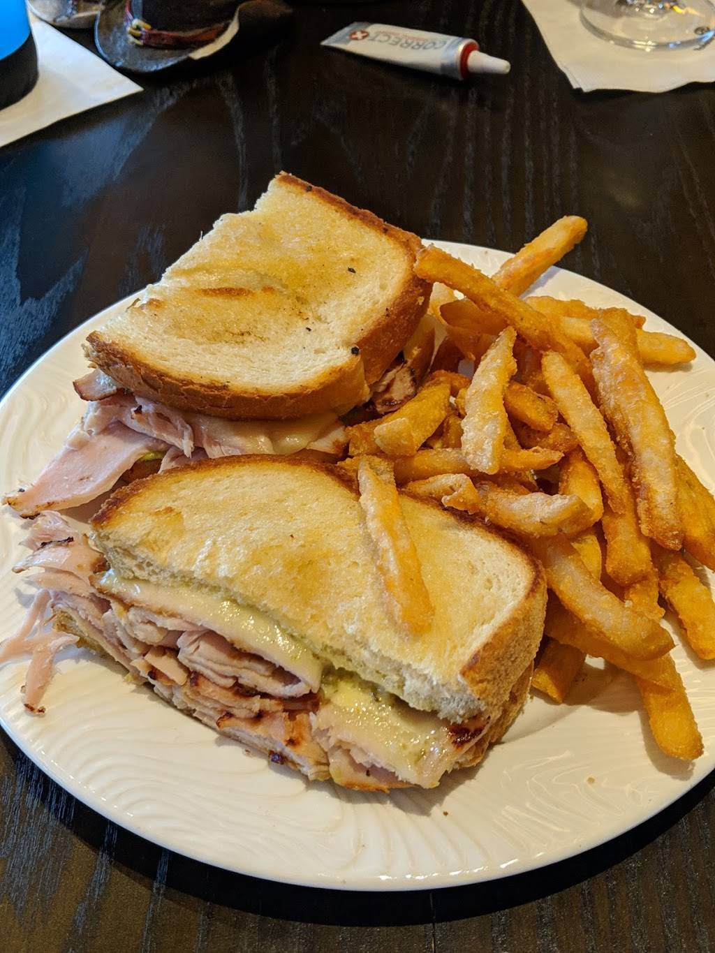 Wildhorse Grill, Lounge & Bar | restaurant | 8671, 9400 Ed Robson Blvd, Denton, TX 76207, USA | 9402461080 OR +1 940-246-1080