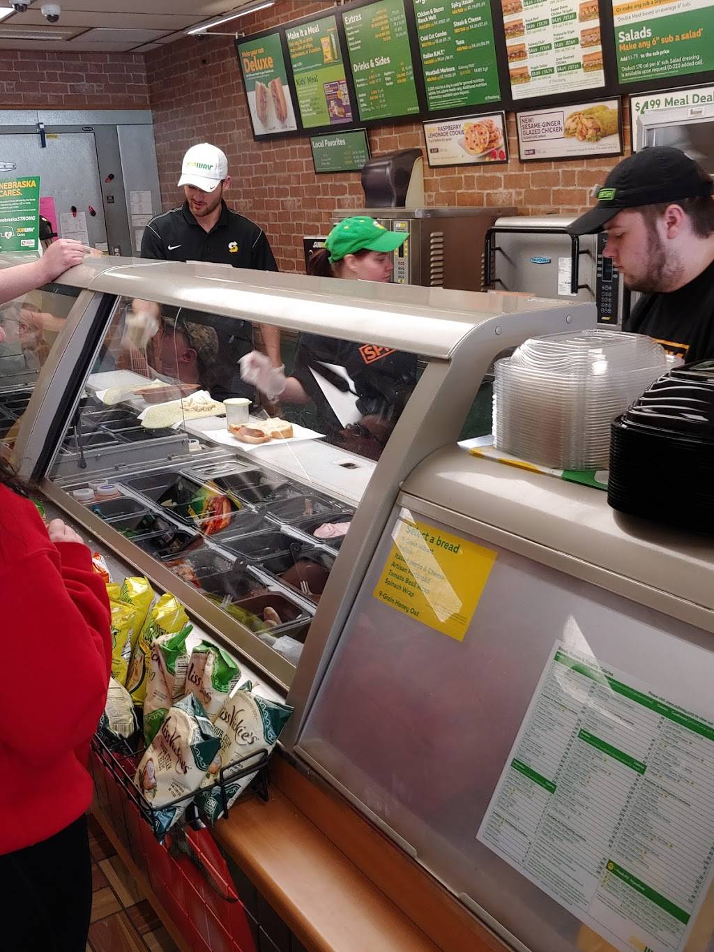 Pizza Hut | meal takeaway | 909 Alden Dr, Auburn, NE 68305, USA | 4022744391 OR +1 402-274-4391