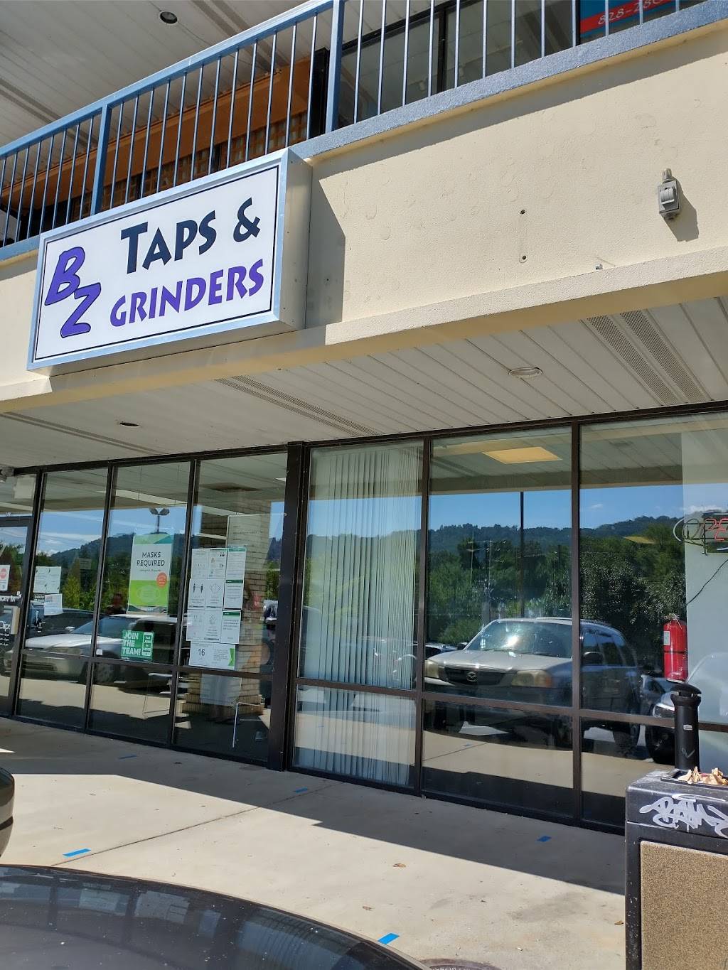 BZ Taps & Grinders | restaurant | 640 Merrimon Ave, Asheville, NC 28804, USA | 8285054419 OR +1 828-505-4419
