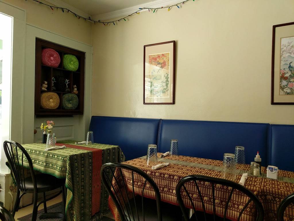 Friendly Thai Restaurant | restaurant | 110 Poquonnock Rd, Groton, CT 06340, USA | 8608650048 OR +1 860-865-0048