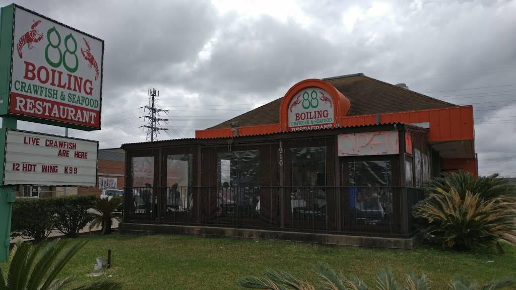 88 Boiling crawfish & Seafood Restaurant | restaurant | 1910 Wilcrest Dr, Houston, TX 77042, USA | 7137898288 OR +1 713-789-8288