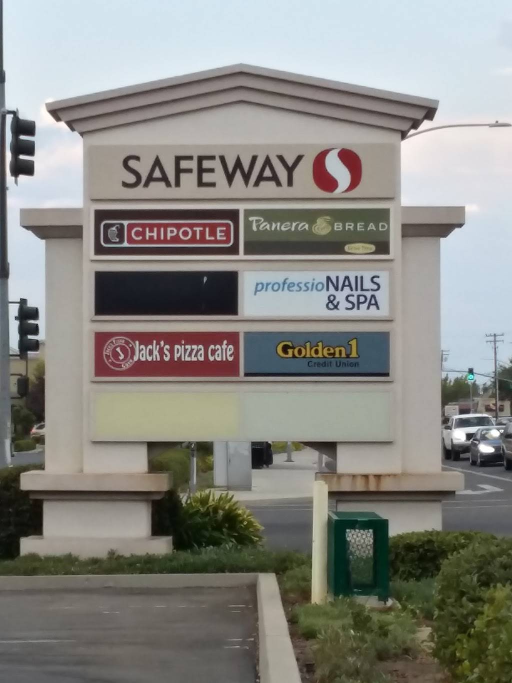 Chipotle Mexican Grill | restaurant | 1801 McHenry Ave Ste B, Modesto, CA 95350, USA | 2095220013 OR +1 209-522-0013