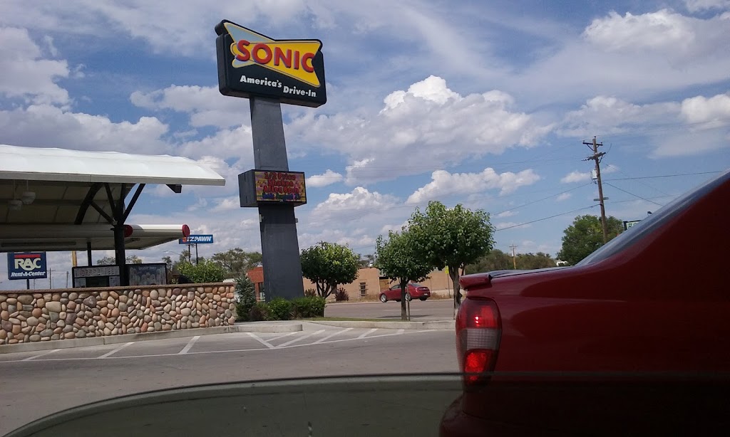 Sonic Drive-In | restaurant | 2921 N Elizabeth St, Pueblo, CO 81008, USA | 7195831606 OR +1 719-583-1606