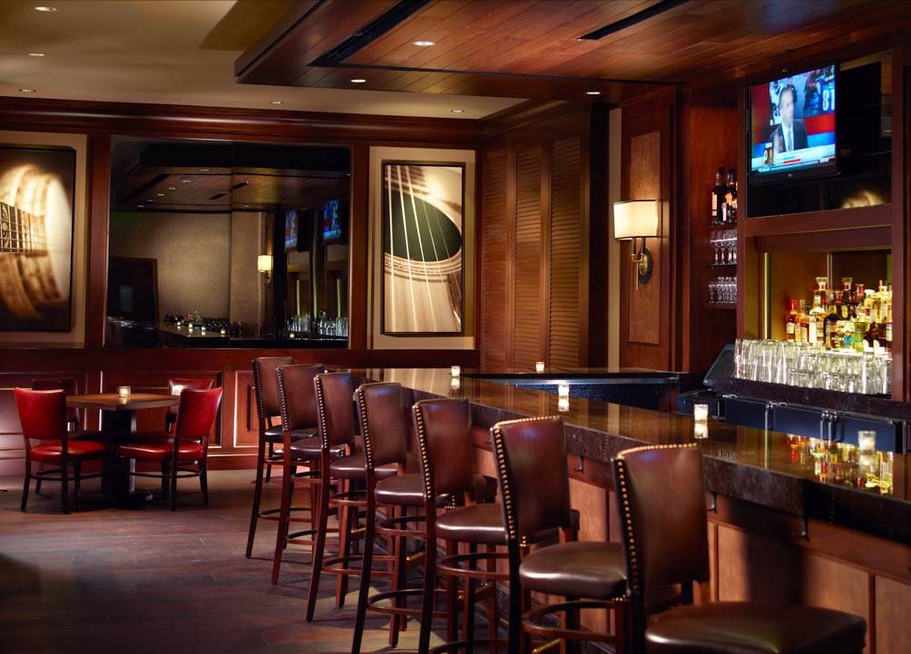 Bobs Steak & Chop House | restaurant | 250 5th Ave S, Nashville, TN 37203, USA | 6157613707 OR +1 615-761-3707