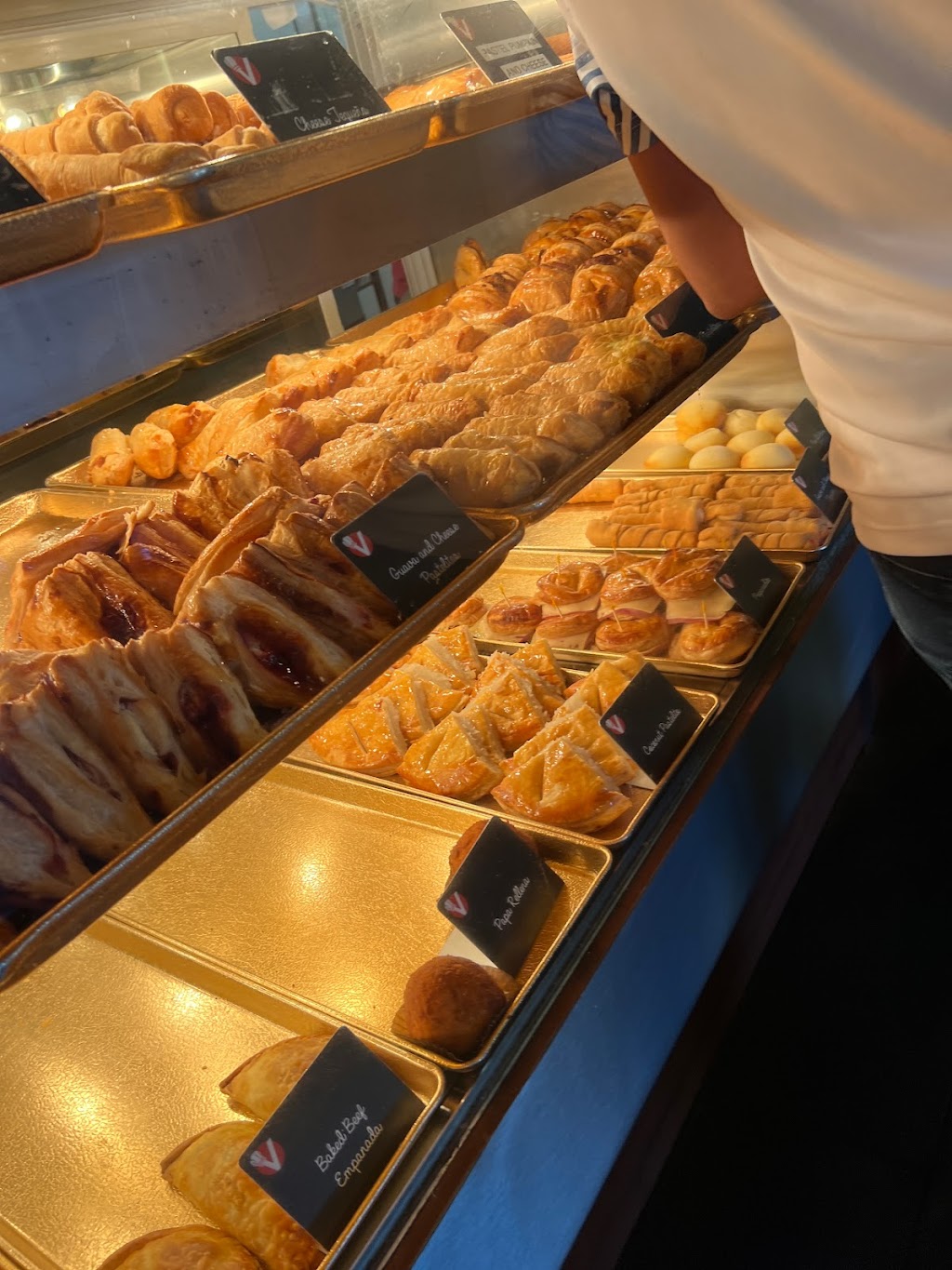 Vicky Bakery | bakery | 12312 Miramar Pkwy, Miramar, FL 33025, USA | 9544508748 OR +1 954-450-8748