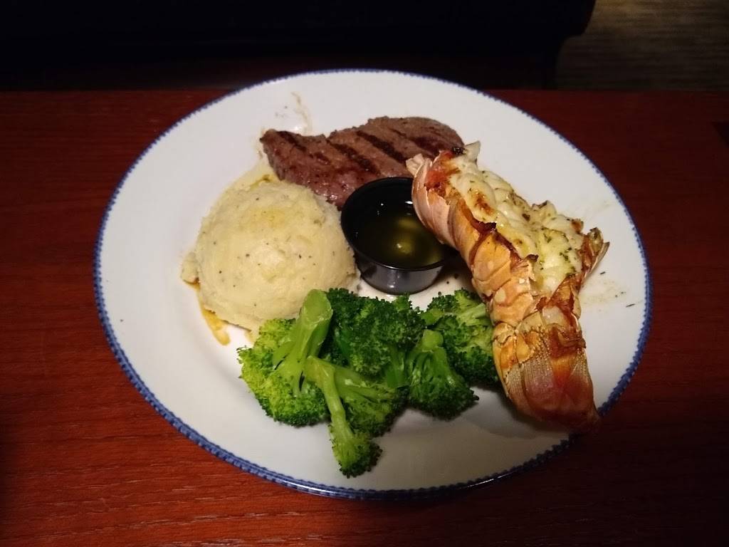 Red Lobster | restaurant | 2355 N, Tamiami Trail N, Naples, FL 34103, USA | 2394346116 OR +1 239-434-6116
