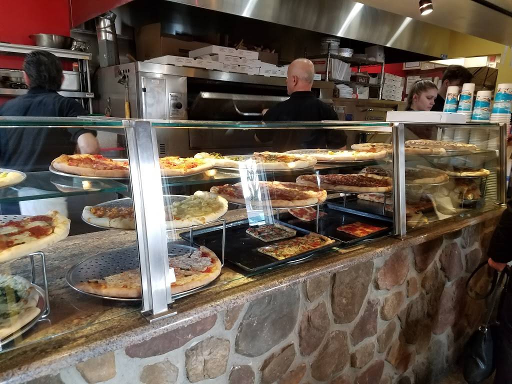 Italian Touch Restaurant & Pizza | restaurant | 2670 US-130, Cranbury Township, NJ 08512, USA | 6096556800 OR +1 609-655-6800