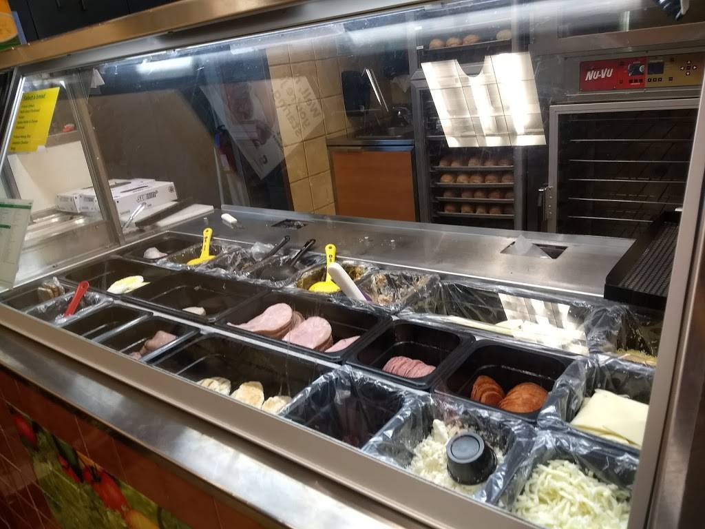 Subway Restaurants | restaurant | 2514 E Chapman Ave, Fullerton, CA 92831, USA | 7144460591 OR +1 714-446-0591