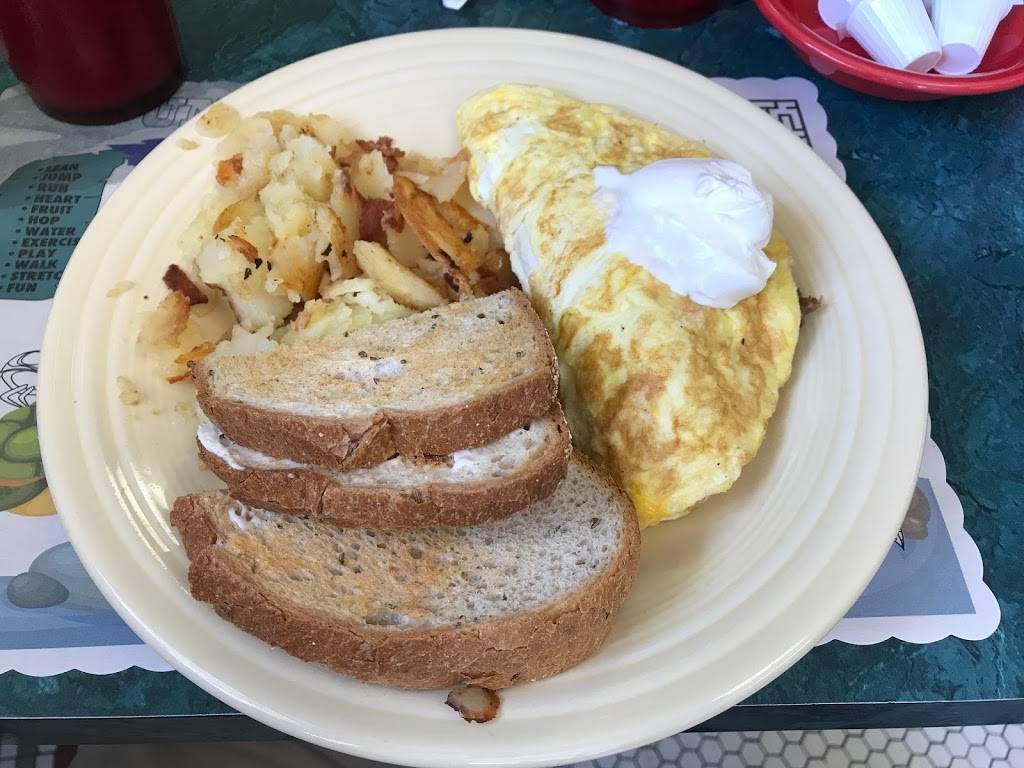 J & Js Family Restaurant & Catering | restaurant | 300 Shiloh St, Pittsburgh, PA 15211, USA | 4123811822 OR +1 412-381-1822