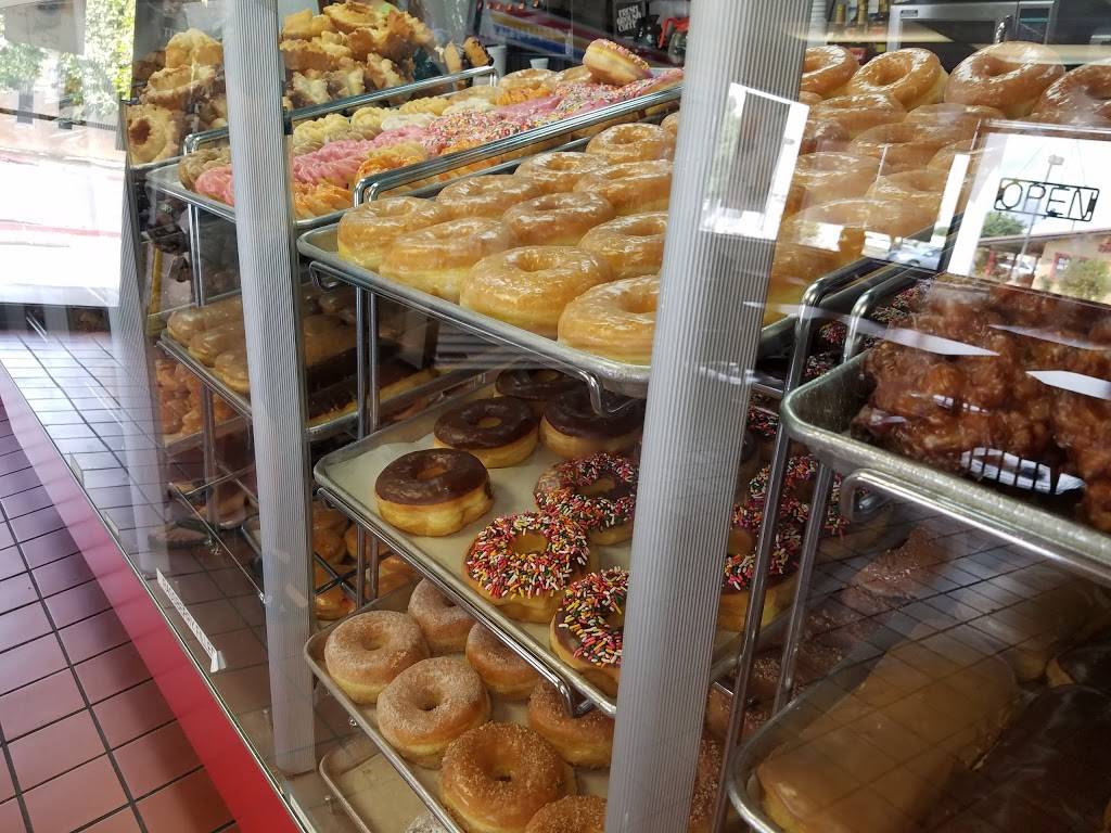Bosa Donuts | cafe | 9025 N 43rd Ave, Phoenix, AZ 85051, USA | 6234357140 OR +1 623-435-7140