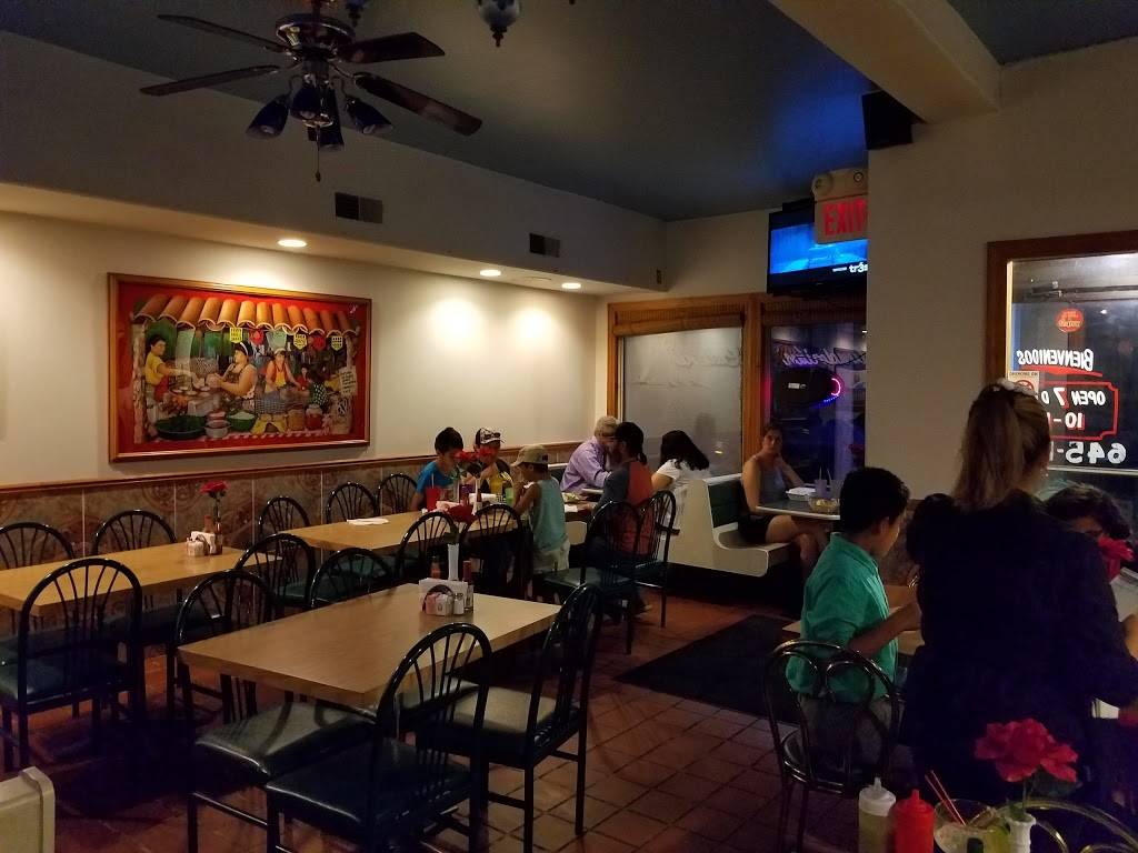 El Salvador Restaurant MKE | restaurant | 2316 S 6th St, Milwaukee, WI 53215, USA | 4146451768 OR +1 414-645-1768