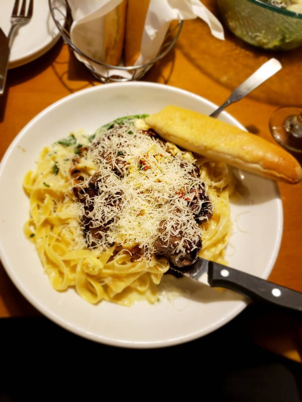 Olive Garden Italian Restaurant | meal takeaway | 11 Allstate Rd B, Dorchester, MA 02125, USA | 6179891371 OR +1 617-989-1371