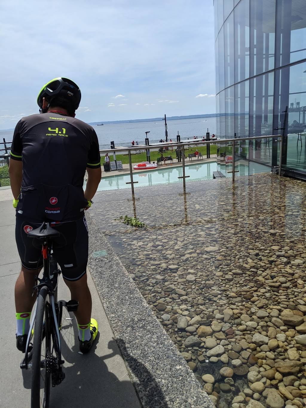 Three Bills | restaurant | 1340 Lakeshore Rd, Burlington, ON L7S 1Y2, Canada | 9056337494 OR +1 905-633-7494