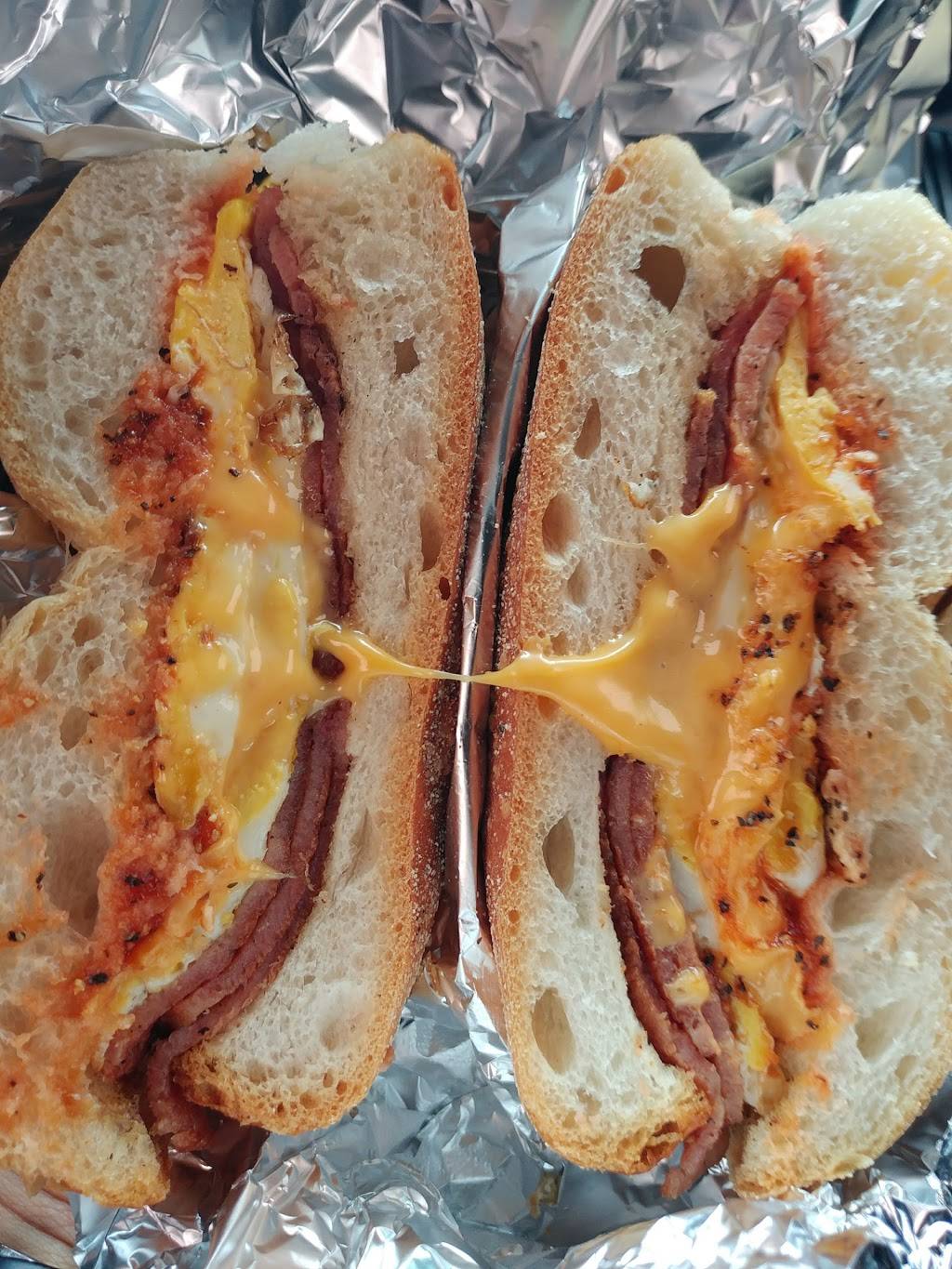 Munchys | restaurant | 139 Newark Pompton Turnpike, Little Falls, NJ 07424, USA | 9732567960 OR +1 973-256-7960