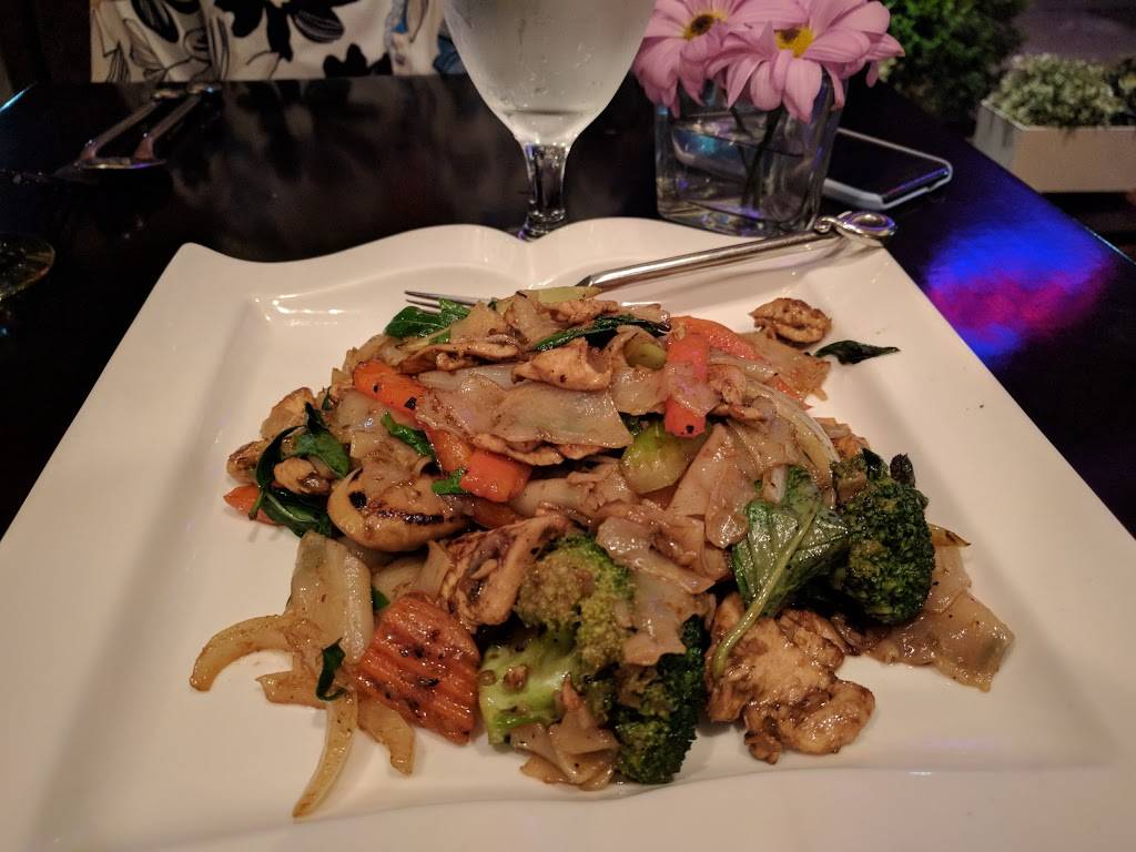 Tom Yum Koong | restaurant | 305 Boulevard, Hasbrouck Heights, NJ 07604, USA | 2012883840 OR +1 201-288-3840