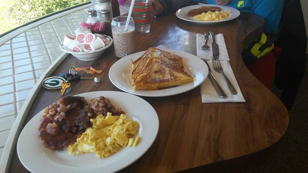 Teds Ice Cream & Restaurant | restaurant | 6204 W North Ave, Wauwatosa, WI 53213, USA | 4142585610 OR +1 414-258-5610