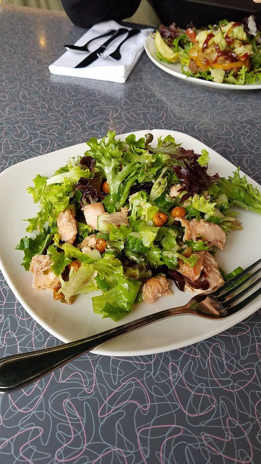 Palisades Cafe | restaurant | 117 1st St W, Mt Vernon, IA 52314, USA | 3198954041 OR +1 319-895-4041