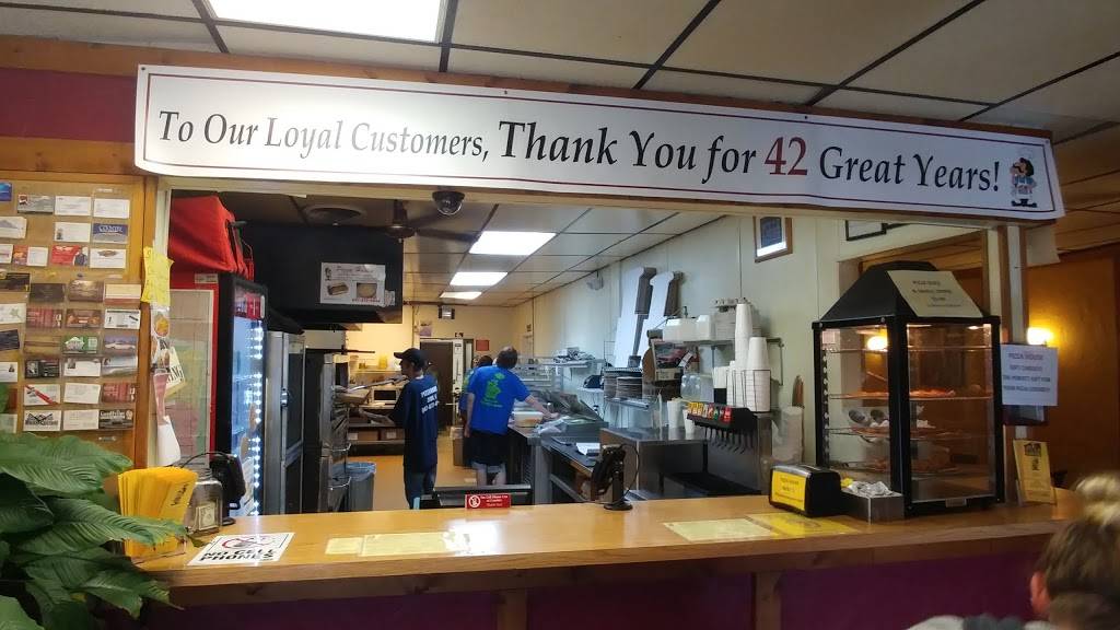 Pizza House | restaurant | 2409 Sheridan Rd, Zion, IL 60099, USA | 8478724868 OR +1 847-872-4868