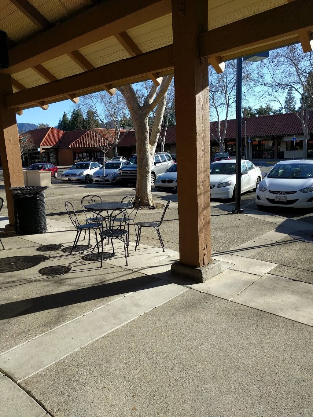 Lisas Vs | restaurant | 5100 Clayton Rd, Concord, CA 94521, USA | 9256877527 OR +1 925-687-7527