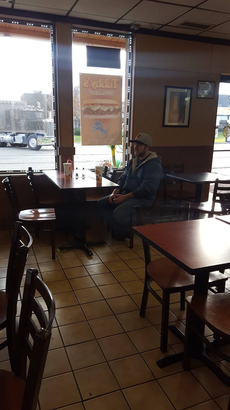 Tubbys | meal delivery | 2700 W 14 Mile Rd, Royal Oak, MI 48073, USA | 2482800220 OR +1 248-280-0220