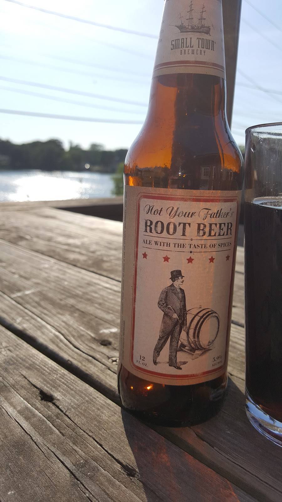 Cagneys Saloon hbycg | restaurant | 236 Main St, Hobart, IN 46342, USA | 2199472897 OR +1 219-947-2897