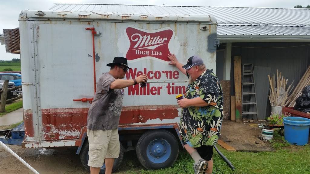 Schmidts Corners | restaurant | N10023 County Rd J, Iola, WI 54945, USA | 7154452577 OR +1 715-445-2577