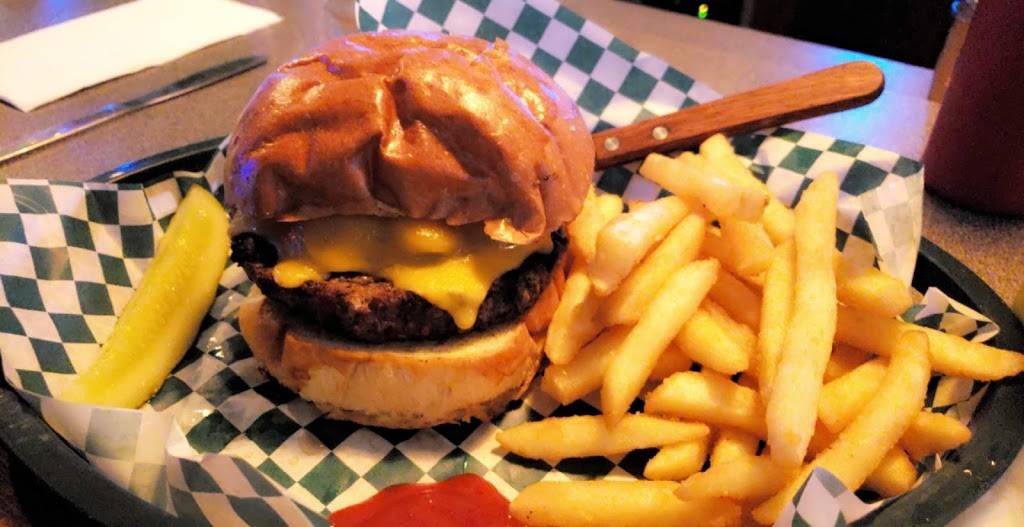 Gingerz Sportz Pub and Grill | restaurant | 3915 S Howell Ave, Milwaukee, WI 53207, USA | 4144829700 OR +1 414-482-9700