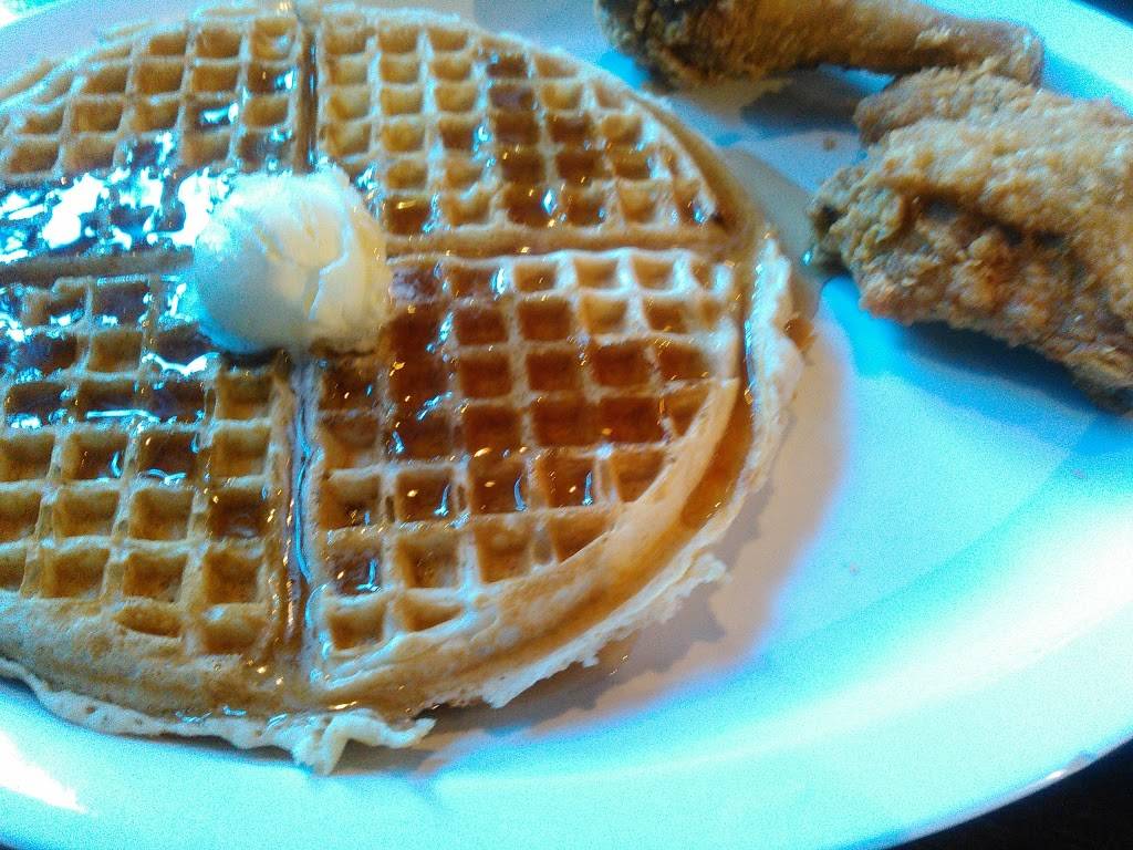 Chicagos Home of Chicken & Waffles | restaurant | 3947 S King Dr, Chicago, IL 60653, USA | 7735363300 OR +1 773-536-3300