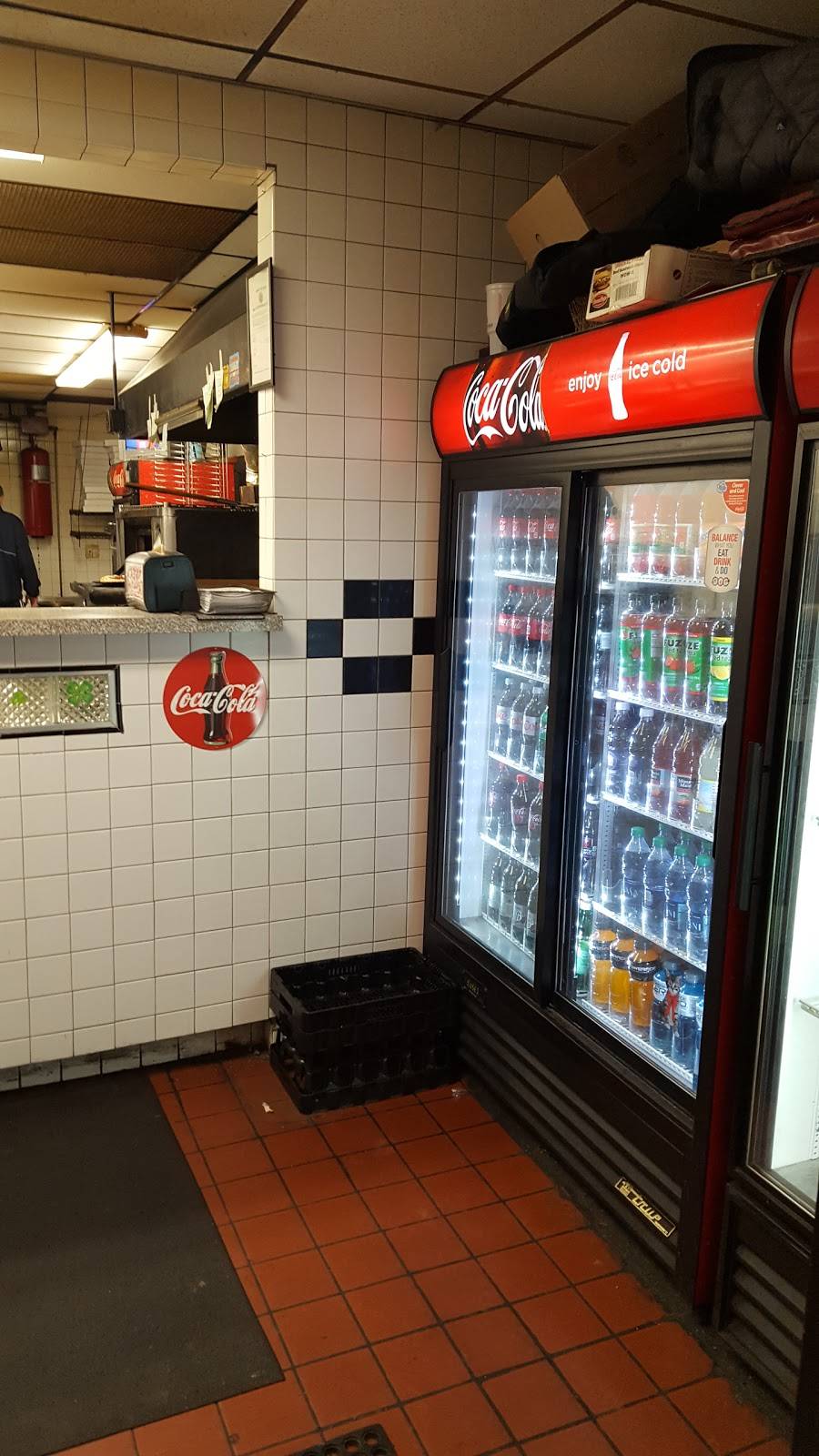 Avenues Restaurant & Catering | restaurant | 1116 Hertel Ave, Buffalo, NY 14216, USA | 7168775959 OR +1 716-877-5959