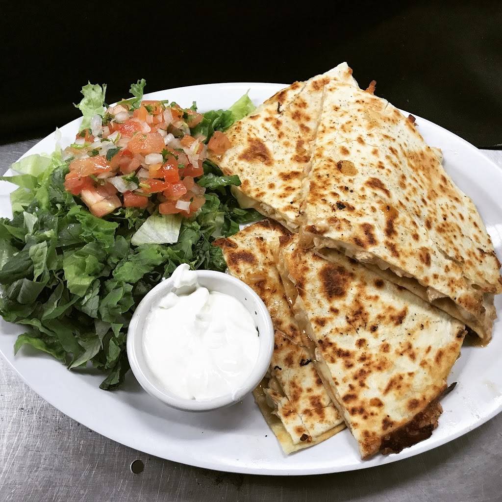 La Fuente | restaurant | 5701 Columbia Park Rd, Landover, MD 20785, USA | 2408253191 OR +1 240-825-3191