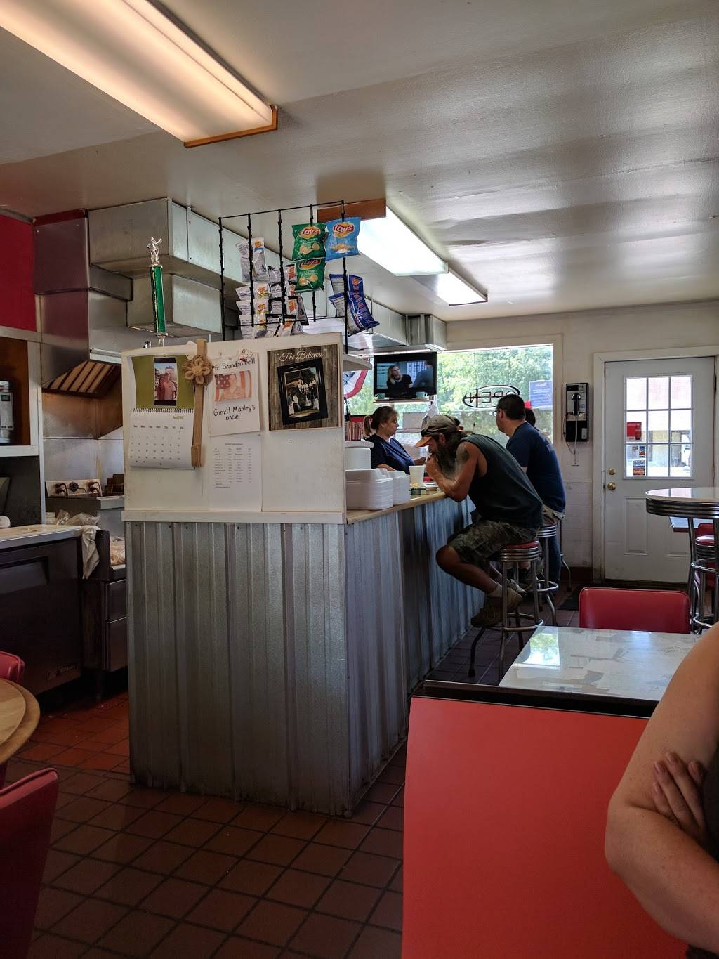 Dots Dairy Den | restaurant | 5371 Main Dr, New Hope, AL 35760, USA | 2567239996 OR +1 256-723-9996