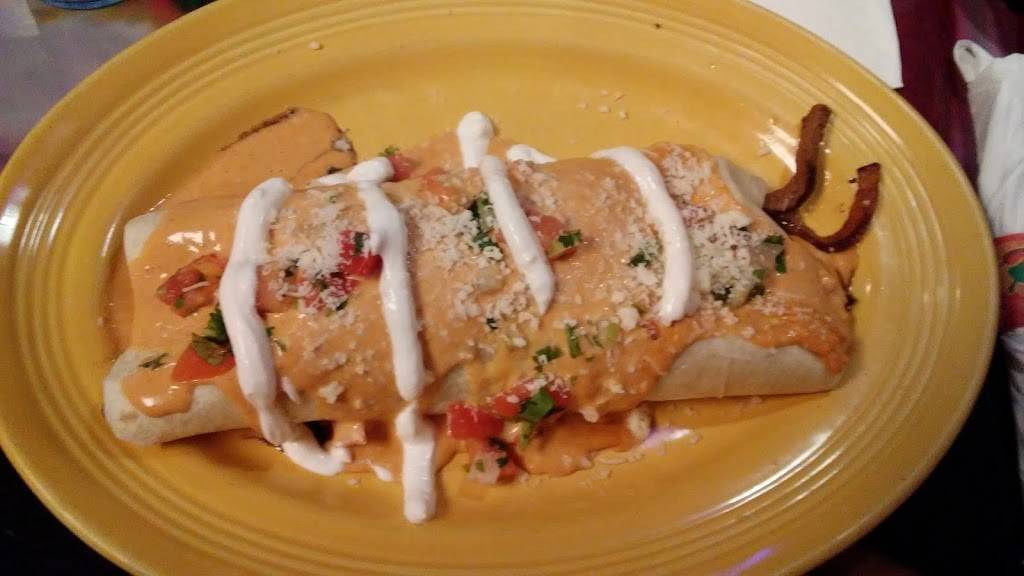 La Fiesta Auburn | restaurant | 106 N 5th St, Auburn, IL 62615, USA | 2179152200 OR +1 217-915-2200