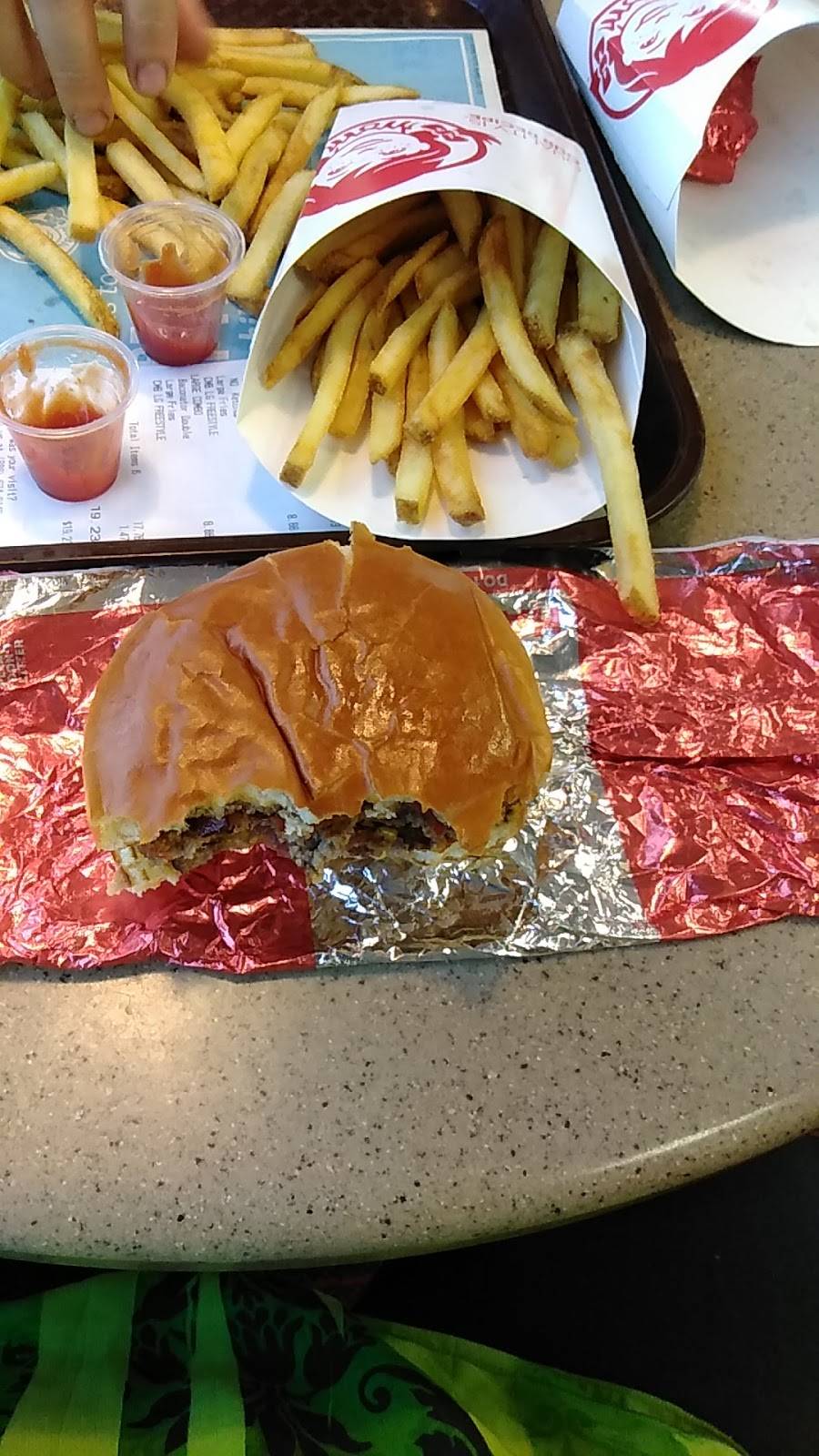 Wendys | restaurant | 4445 W Commerce St, San Antonio, TX 78237, USA | 2104337202 OR +1 210-433-7202