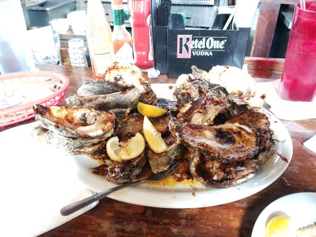 Pearls Oyster House | restaurant | 299 S Main St, Memphis, TN 38103, USA | 9015229070 OR +1 901-522-9070