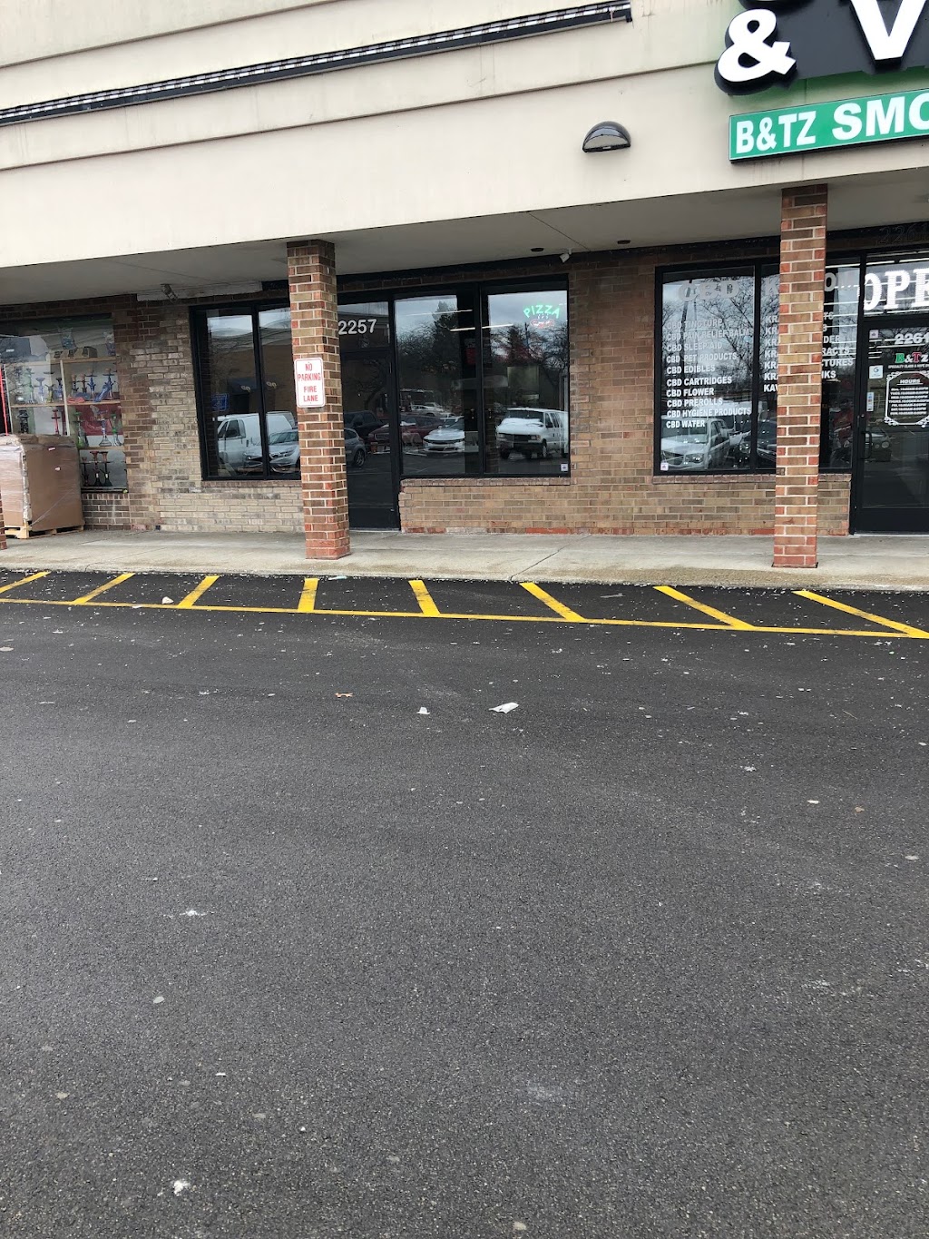 yayas pizza | restaurant | 2257 Ellsworth Rd, Ypsilanti, MI 48197, USA | 7345475226 OR +1 734-547-5226