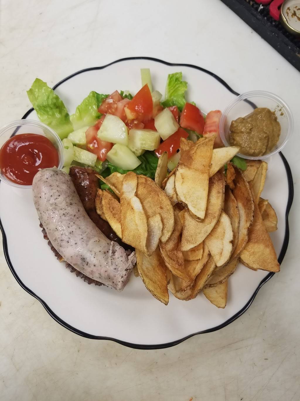 Draft Barn | restaurant | 28 Dooley St, Brooklyn, NY 11235, USA | 7186762727 OR +1 718-676-2727