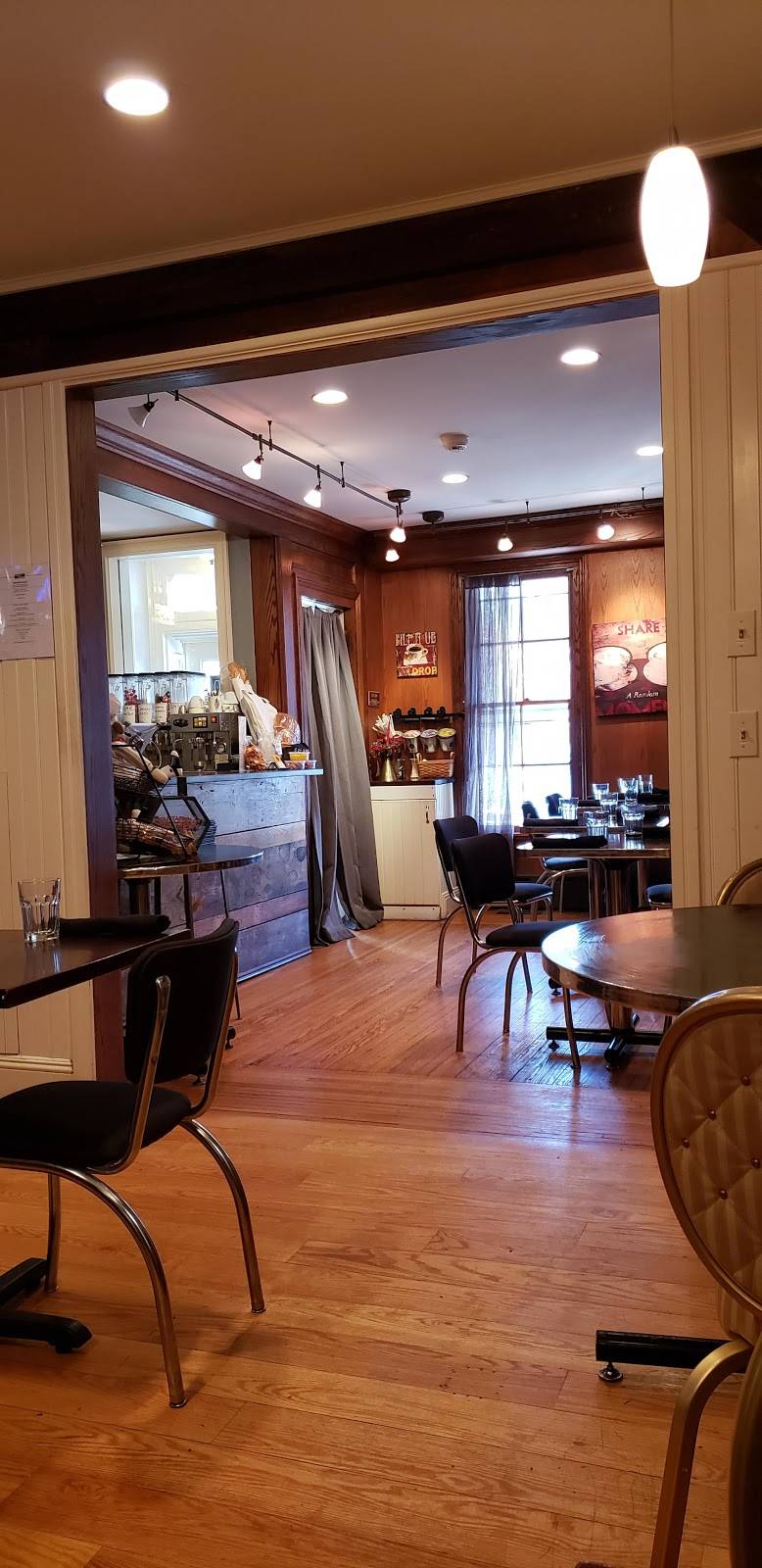 Molto Bene Ristorante & Cicchetti Bar | cafe | 17 North Main Street, Cranbury, NJ 08512, USA | 6096426724 OR +1 609-642-6724