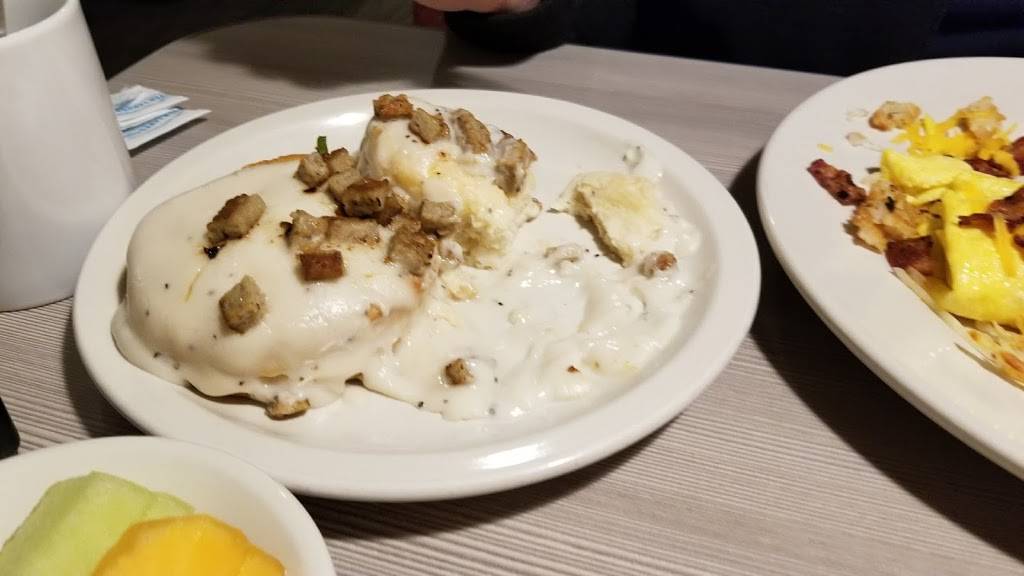 Perkins Restaurant & Bakery | restaurant | 956 1/2 Mankato Ave, Winona, MN 55987, USA | 5074521618 OR +1 507-452-1618