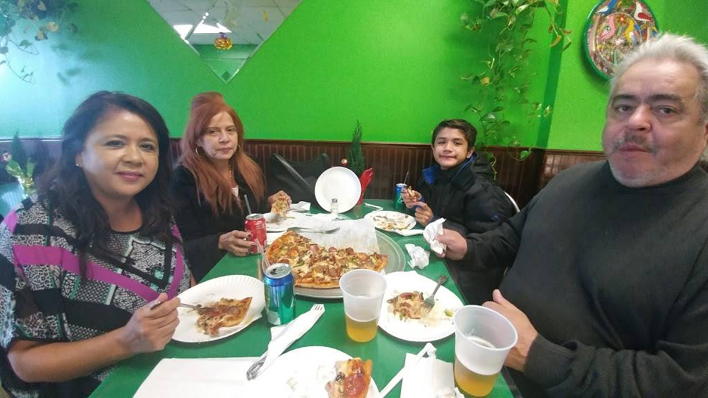 East Main Pizza | restaurant | 1175 E Main St, Bridgeport, CT 06608, USA | 2033360834 OR +1 203-336-0834