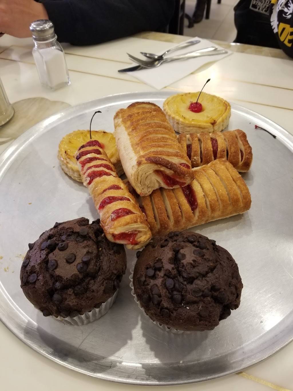 El Sazón de los Abuelos | restaurant | Av. Miguel Hidalgo 448, Zorrilla, 21450 Tecate, B.C., Mexico | 016651226420 OR +52 665 122 6420