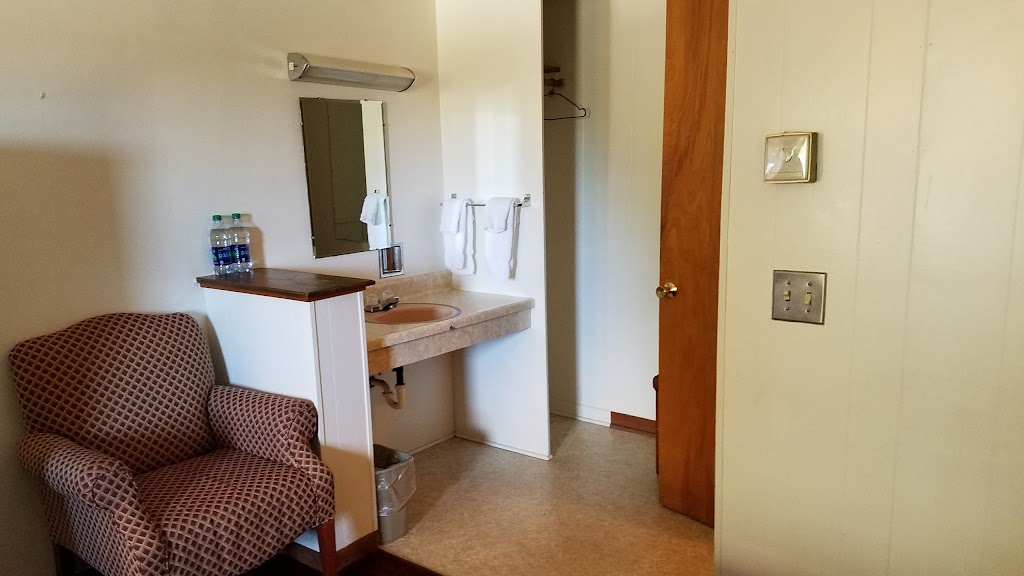 Beekers Grub and Lodging | restaurant | 14165 US Hwy 41, Champion, MI 49814, USA | 9063390013 OR +1 906-339-0013