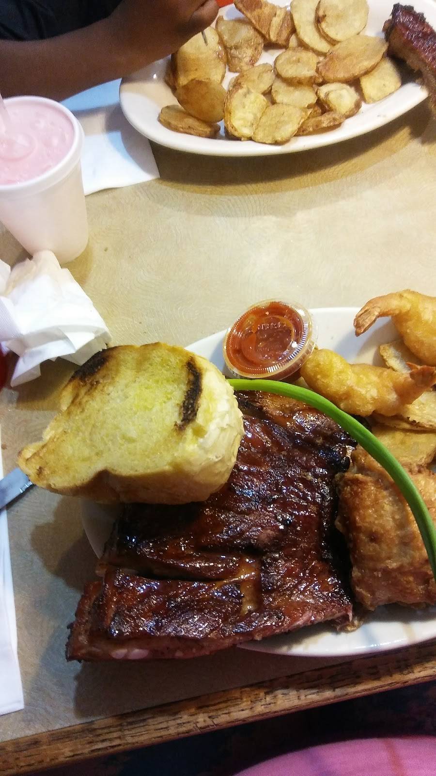 The BoneYard Bar-B-Q | restaurant | 7010 N Telegraph Rd, Dearborn Heights, MI 48127, USA | 3135610102 OR +1 313-561-0102