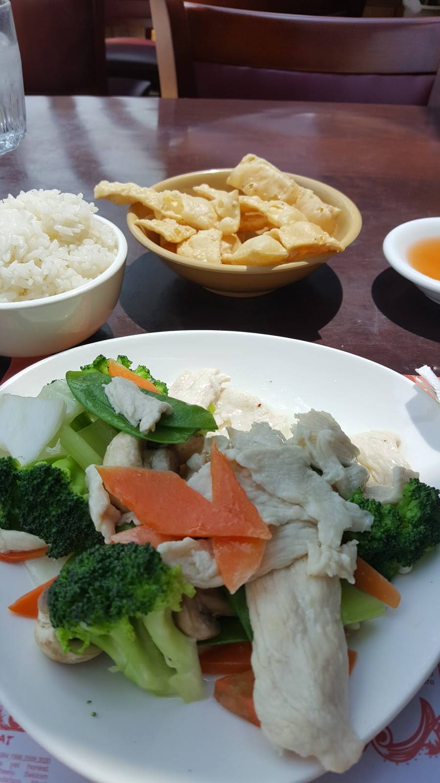 Ginger Garden | restaurant | 351 Northampton Rd, Amherst, MA 01002, USA | 4132566666 OR +1 413-256-6666