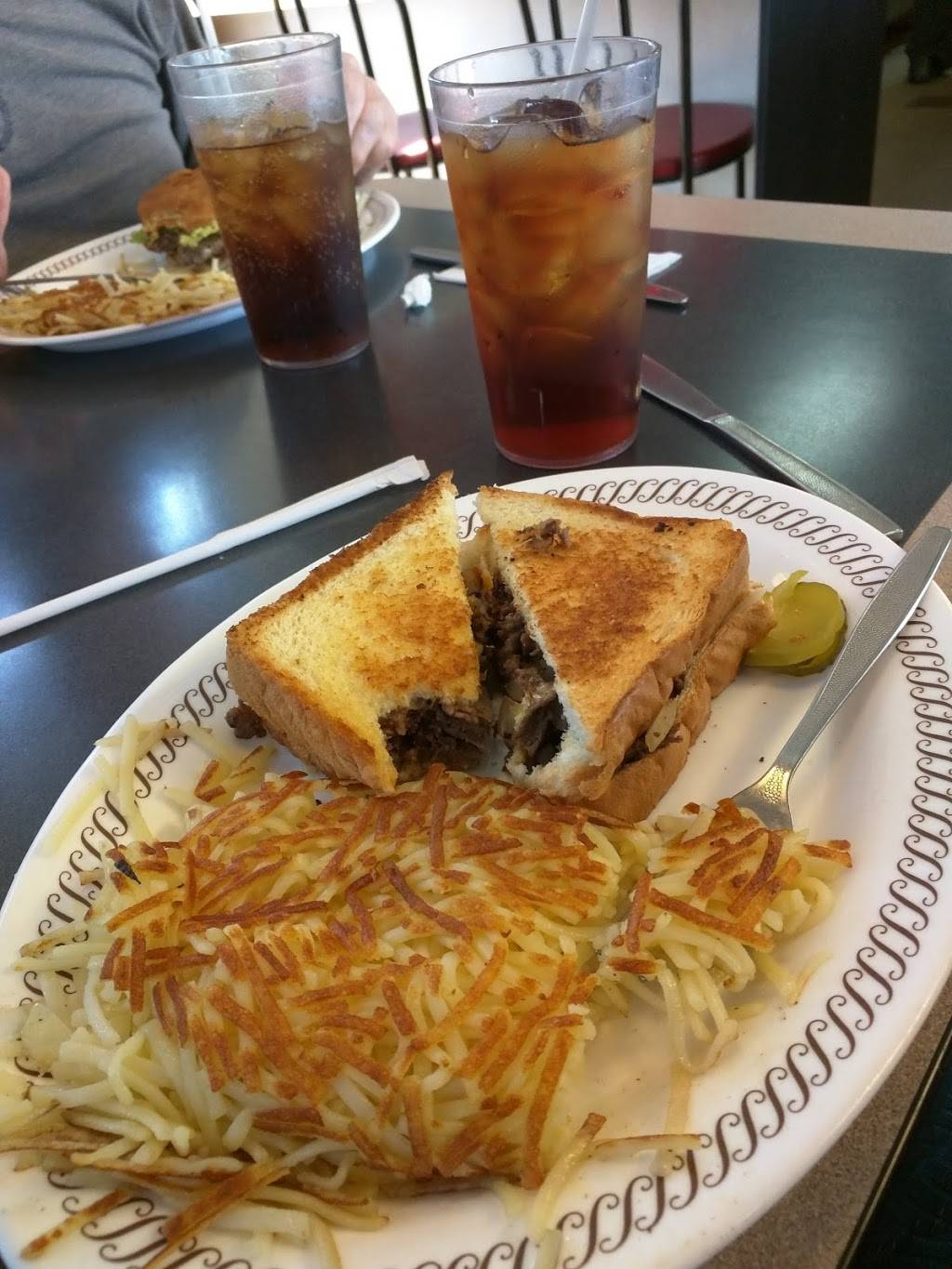 Waffle House | meal takeaway | 2311 West, M.L.K. Jr Blvd, Fayetteville, AR 72701, USA | 4794437549 OR +1 479-443-7549