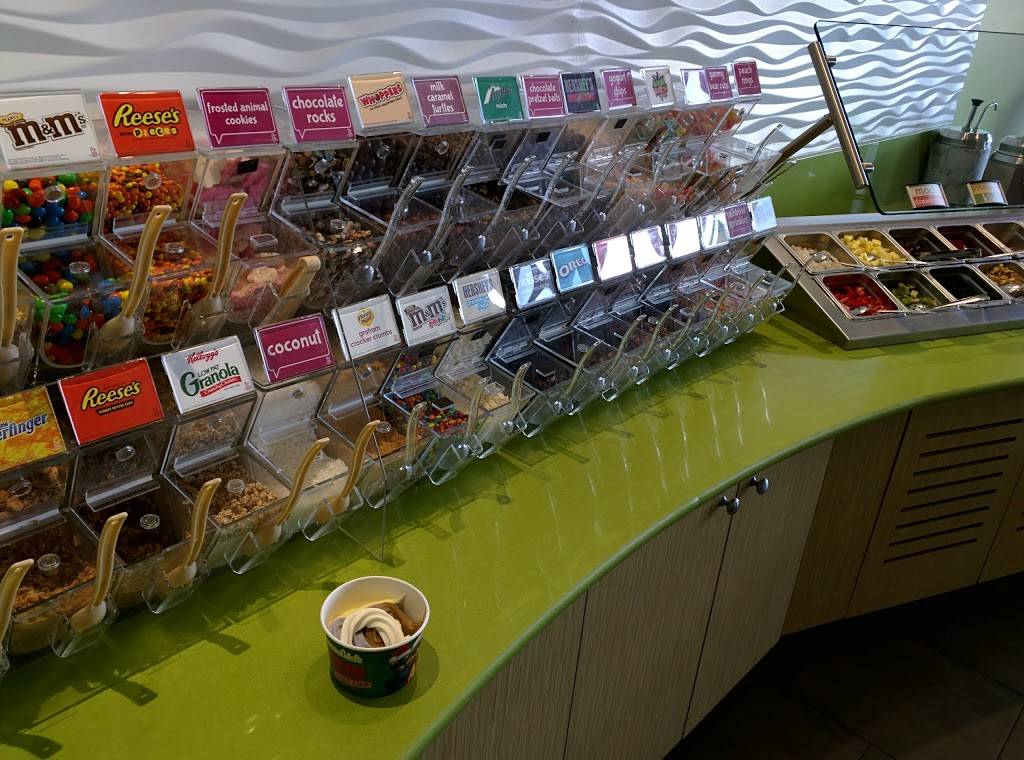 Menchies Frozen Yogurt | bakery | 14865 Main St, Bellevue, WA 98007, USA | 4256443035 OR +1 425-644-3035