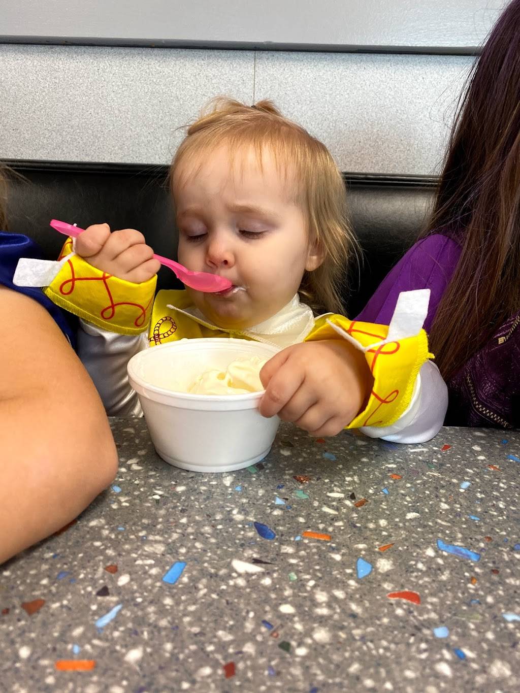 Igloo Frozen Custard | restaurant | 1817 Troxel Dr, Lafayette, IN 47909, USA | 7654744566 OR +1 765-474-4566