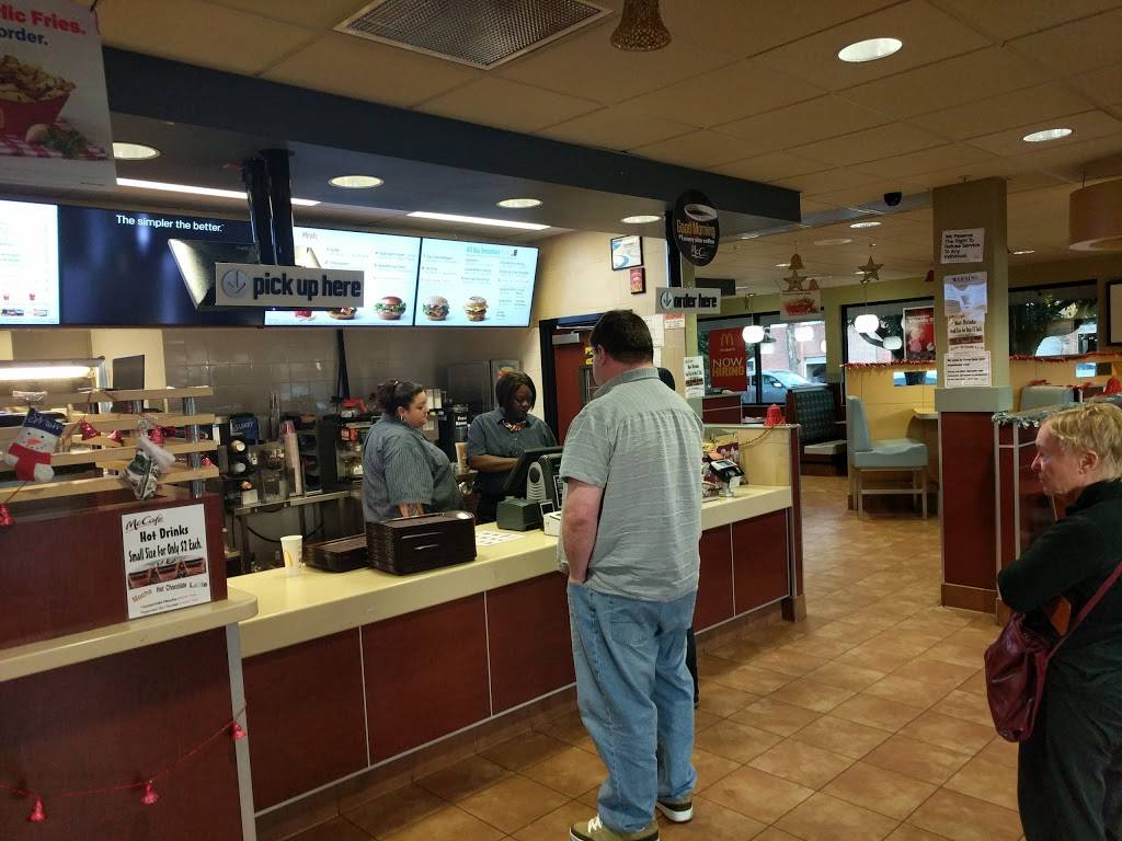 McDonalds | cafe | 1100 El Camino Real, Menlo Park, CA 94025, USA | 6503211813 OR +1 650-321-1813